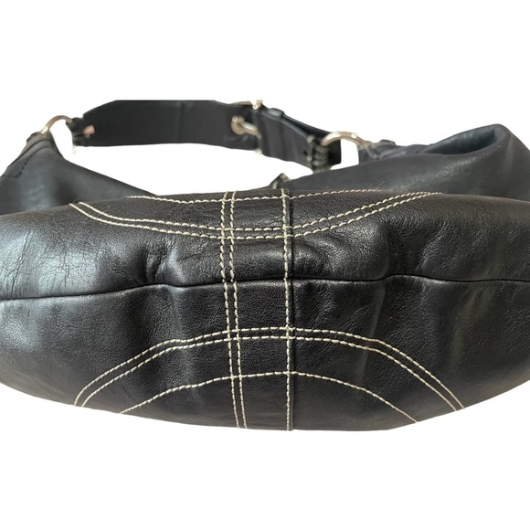 COACH Soho Hobo black leather bag chrome hardware zipper white topstitch detail - Picture 6 of 16